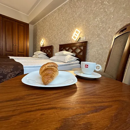 Hotel Ana 3*