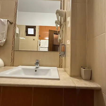 Hotel Ana Constança