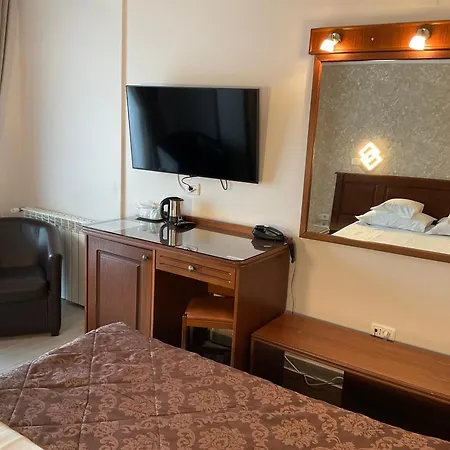 Hotel Ana 3*