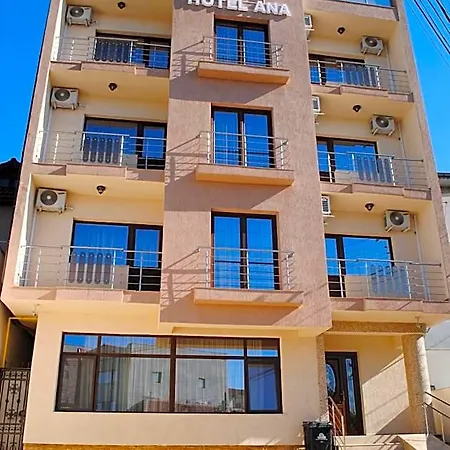 Hotel Ana 3*