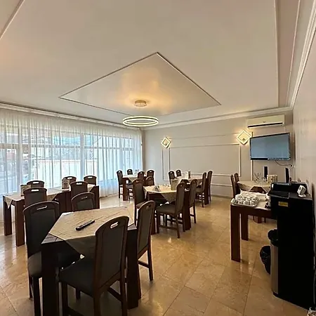 Hotell Ana 3*