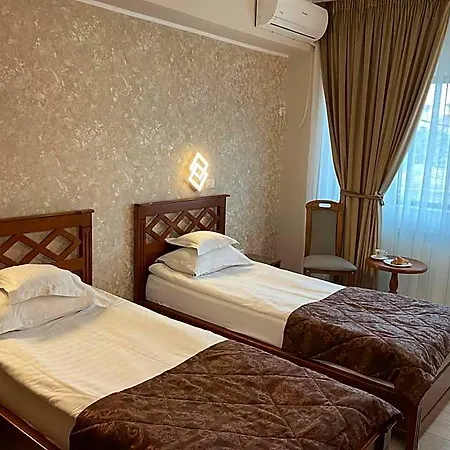 Ana Hotell